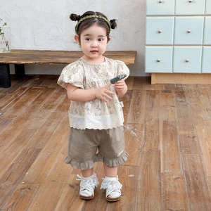 Floral short-sleeve top and olive green shorts set for girls summer casual wear