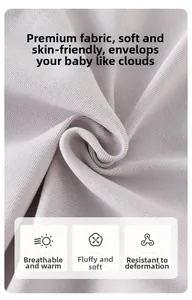 Gros plan sur un tissu en maille côtelée lavande montrant la texture douce et respirante