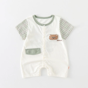Short-sleeved baby romper in cream and green with a bear embroidery and checkered sleeves