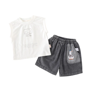Completo estivo neonato con t-shirt senza maniche elefante e pantaloncini denim