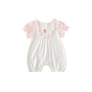 Barboteuse bébé fille à manches courtes avec col à volants roses et broderies fleurs