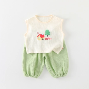 Infant two-piece cotton gauze summer set with lucky house print and green pants