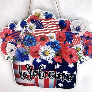 Plaque de bienvenue du Jour de l'Indépendance avec vase drapeau US et bois rustique
