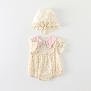 Ensemble barboteuse bébé fille à fleurs avec chapeau à volants en coton doux