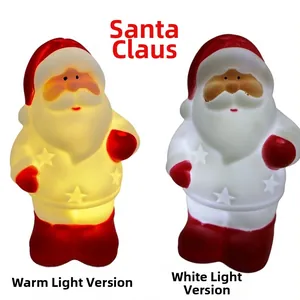 Comparaison détaillée des effets de lumière LED chaude et froide de la veilleuse Père Noël