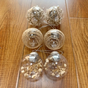 Set di sei palline di Natale in PET con corda di canapa e fiori secchi decorativi