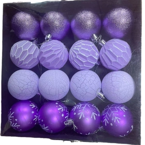 Lot de 16 boules de Noël violettes avec motifs de flocons et textures pailletées