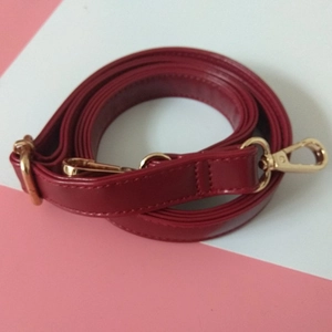 Verstellbarer burgunderroter PU-Leder-Schultergurt-Ersatz mit goldenen Karabinerhaken