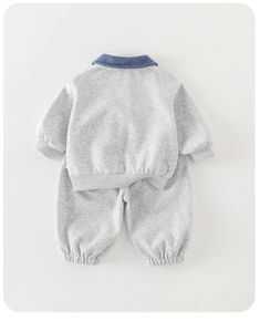 Ensemble bébé gris à manches longues avec col bleu et poignets côtelés pour l'automne