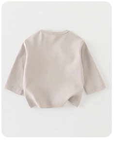 Vue arrière d'un t-shirt à manches longues en coton gris clair pour tout-petits et enfants