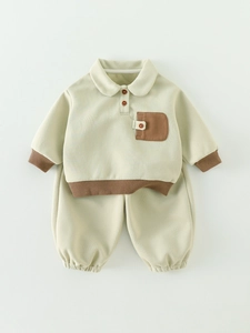 Ensemble d'automne 2025 pour garçons avec sweat polo et jogging vert et marron