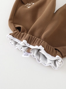 Baby boy autumn brown cotton sweatpants with elastic waist and bear print patterns