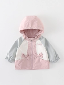 Giacca a Vento con Cappuccio da Bambina Rosa Patchwork Tasche con Fiocco Ricamo Kitty Poliestere Bambino Autunno Cappotto Casual