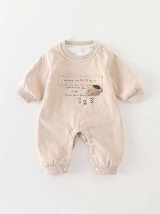 Baby Langarm-Strampler aus beigem Baumwollstrick mit Stickerei für Frühling und Herbst