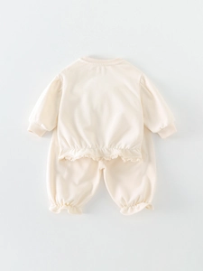 Ensemble beige deux pièces à manches longues pour filles avec ourlet à volants et dentelle