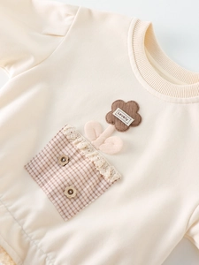 Sweat beige pour fille avec applique de fleur en velours et détail de poche en dentelle
