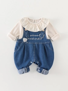 Baby Mädchen Jeans Latzhose und Langarmshirt mit Rüschenkragen im praktischen Set