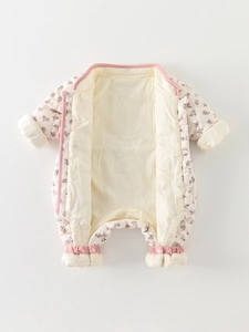 Barboteuse matelassée à fleurs pour bébé, idéale pour l'automne et l'hiver avec rembourrage