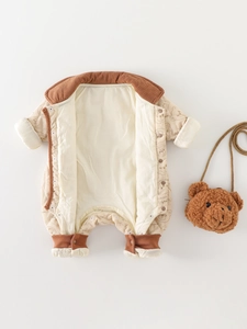Infant winter romper in beige cotton with corduroy trim and bear print patterns