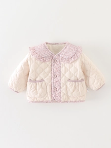 Veste matelassée rose pour bébé fille avec col à fleurs et boutons en fleurs