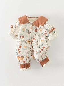 Pelele acolchado para bebé con estampado floral y cuello marrón en contraste para otoño invierno