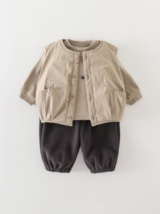 Three-piece infant clothing set with warm quilted vest and long-sleeve ribbed top