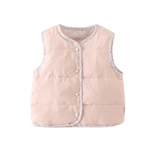 Gilet en duvet matelassé rose clair pour enfant avec bordures à fleurs douces
