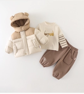 Ensemble d'hiver 3 pièces pour bébé avec veste à oreilles d'ours, t-shirt et pantalon