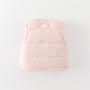 Gilet rembourré chaud rose clair pour bébé fille avec surpiqûres horizontales au dos