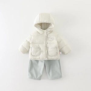 Set invernale da 3 pezzi per neonata con giacca con cappuccio e pantaloni imbottiti