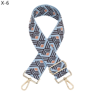 Bandoulière jacquard à losanges réglable avec boucles dorées et motif géométrique