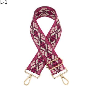 Details des verstellbaren ethnischen Jacquard-Taschenriemens mit goldenen Metallhaken