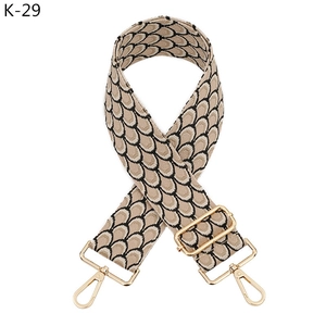 Tracolla regolabile in tessuto con motivo a scaglie beige nero e ganci in metallo oro