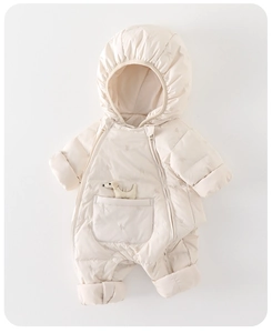 Detailansicht Baby Winter-Schneeanzug mit Doppelreißverschluss und Plüschhund