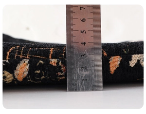 Dettaglio macro dello spessore di 1,2 cm del tessuto del vestito festivo per bambine