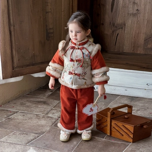 Winter baby girl Tang suit with orange corduroy pants and white embroidered fur vest