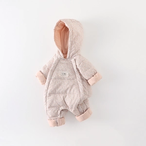 Thick winter infant romper with floral pattern and fleece lining for baby girls