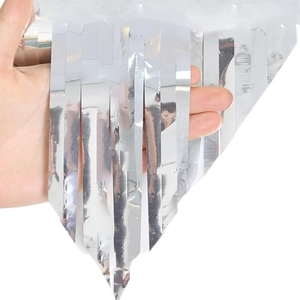 Rideau de franges argentées métallisées pour décoration de fête d'anniversaire d'enfant