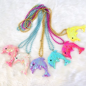 Colliers de perles avec pendentif dauphin à paillettes pour filles en six couleurs vives