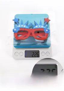 Weight detail showing 22.6g of USA Independence Day star decorative glasses