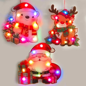 Vue détaillée des décorations de Noël LED avec Père Noël, renne et ours polaire colorés