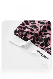 Détail du tissu léopard rose et de la large ceinture élastique avec texte LOVE Yourself