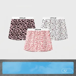 Caleçon Boxer en Soie Glacée Tissée Rose Léopard pour Hommes Ample Respirant Imprimé Coeur Sous-vêtements Décontractés avec Ceinture Élastique