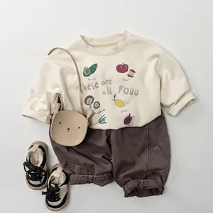 Kleinkind-Set mit elfenbeinfarbenem Sweatshirt, Essensdrucken und Cordhosen für Kinder