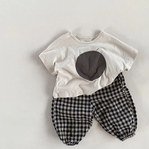 Girls Korean style cotton t-shirt and checkered joggers set in cream and black