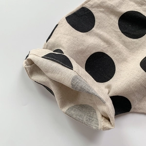Short fille en coton et lin à pois avec revers et tissu respirant de haute qualité