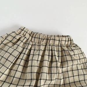 Kids breathable cotton linen plaid shorts with elastic waist for summer wear