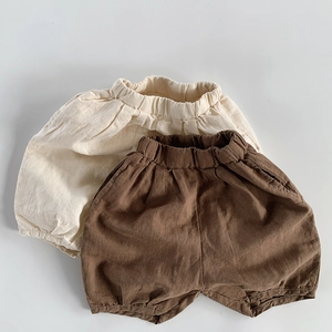 Two-pack of kids cotton linen bloomers in off-white and dark brown colors