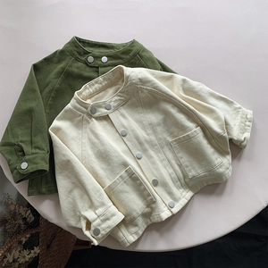 Vestes pour enfants en toile de coton avec manches chauve-souris en vert et beige