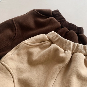 Pantalon de jogging chaud doublé polaire pour enfants en marron foncé et beige